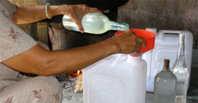 Hà Nội: Gần 30.000 lít rượu lậu suýt tuồn ra thị trường