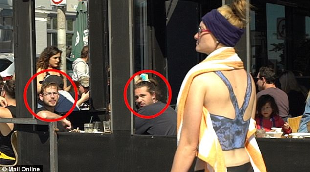 khoa than dao pho nhung co gai nay van "danh lua" duoc tat ca moi nguoi - 2