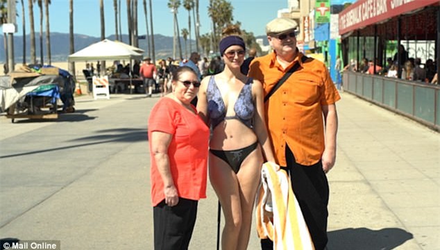 khoa than dao pho nhung co gai nay van "danh lua" duoc tat ca moi nguoi - 3