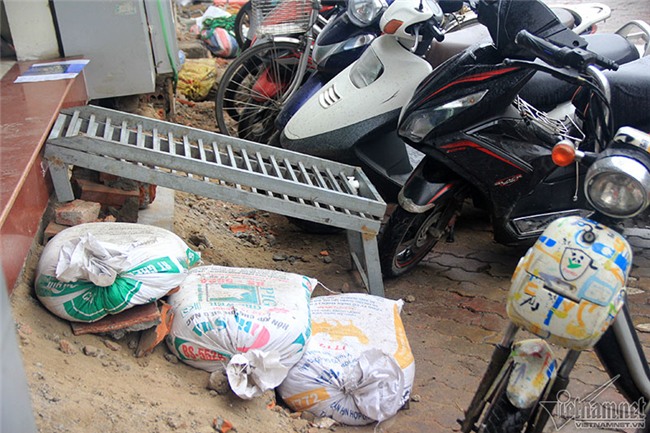 vỉa hè, vỉa hè Hà Nội, phá bậc tam cấp, lấn chiếm vỉa hè