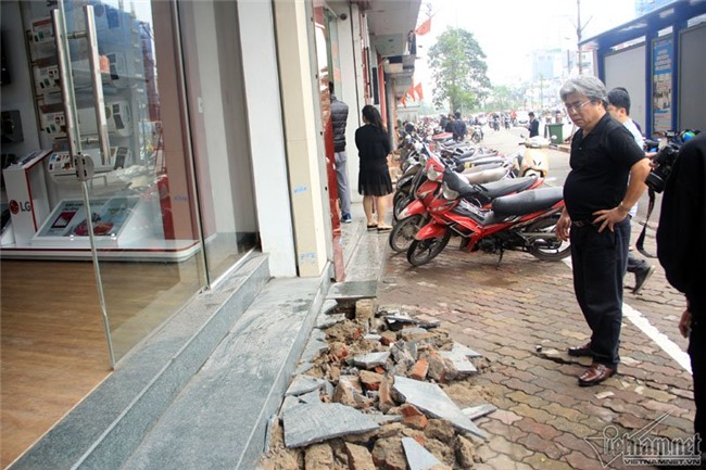 vỉa hè, vỉa hè Hà Nội, phá bậc tam cấp, lấn chiếm vỉa hè