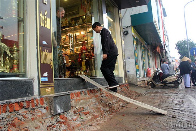 vỉa hè, vỉa hè Hà Nội, phá bậc tam cấp, lấn chiếm vỉa hè