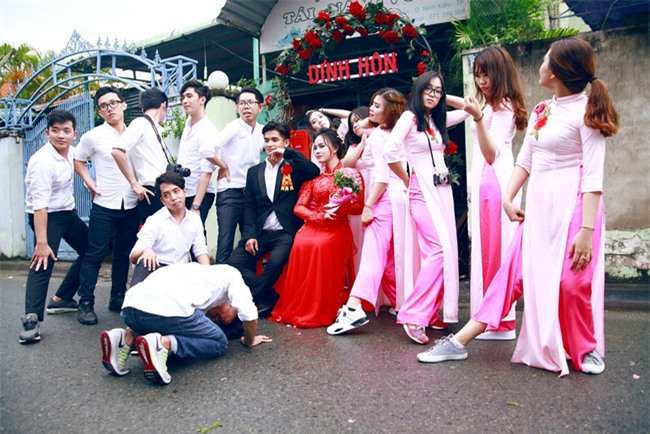 Điểm lại những lễ đính hôn kiểu mới siêu bá đạo từ đội bê tráp U50 đến phong cách Lạc trôi xưa nay hiếm - Ảnh 11.