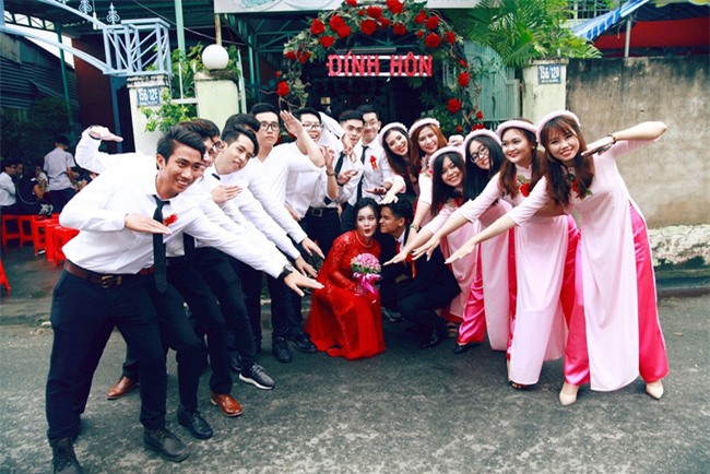 Điểm lại những lễ đính hôn kiểu mới siêu bá đạo từ đội bê tráp U50 đến phong cách Lạc trôi xưa nay hiếm - Ảnh 7.