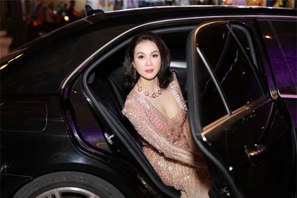 choang khi mc thanh mai van goi cam, nong bong the nay o tuoi 44 hinh anh 1