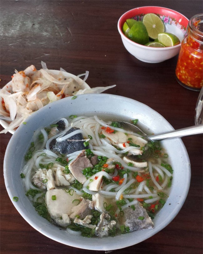 Điểm danh 5 món bánh canh dân dã những ngon nổi tiếng của Việt Nam - Ảnh 3.