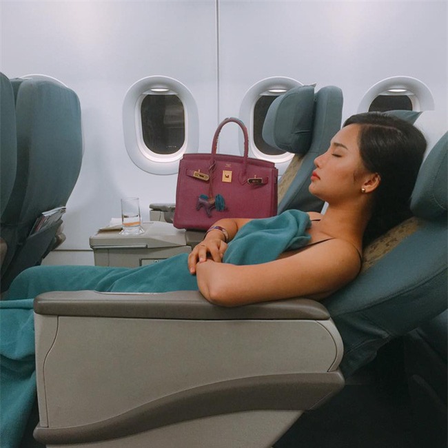 Những người đẹp chỉ chuyên trung thành với một hãng túi hiệu - Ảnh 46.