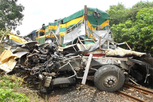 tàu hỏa tông xe tải, Bình Định, tai nạn tàu hỏa