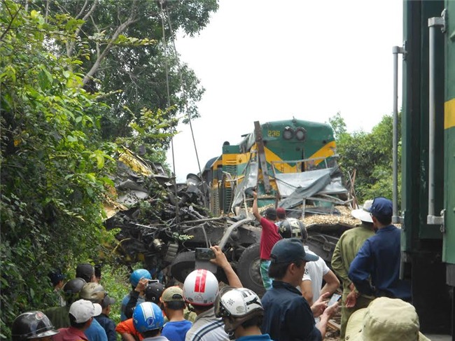 tàu hỏa tông xe tải, Bình Định, tai nạn tàu hỏa