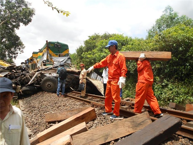tàu hỏa tông xe tải, Bình Định, tai nạn tàu hỏa