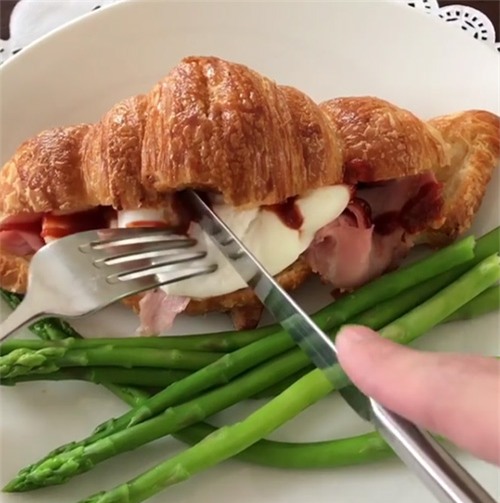 an nhu the nay bao sao ha tang mang bau khong ai biet, de khong ai hay - 8