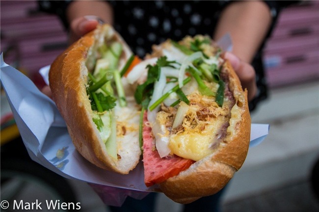 bánh mì, bánh mỳ, đông khách, xếp hàng, TP.HCM, Sài Gòn