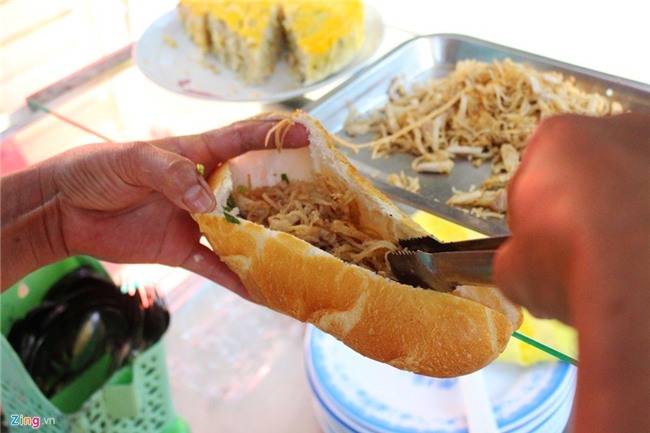 bánh mì, bánh mỳ, đông khách, xếp hàng, TP.HCM, Sài Gòn