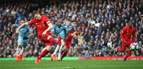 Milner ghi bàn từ chấm 11m