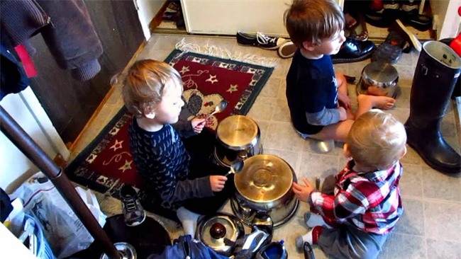 Những trò chơi đơn giản ngay tại nhà lại giúp bé phát triển trí não cực tốt - Ảnh 6.