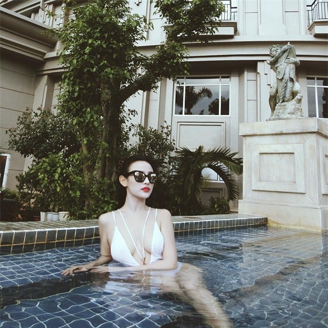 "mon mat" truoc phong cach thoi trang sexy cua huyen baby hinh anh 12