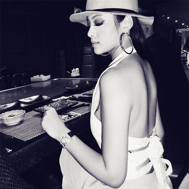 "mon mat" truoc phong cach thoi trang sexy cua huyen baby hinh anh 19