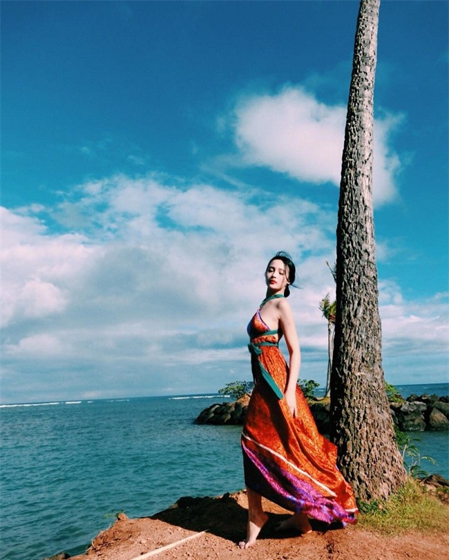 "mon mat" truoc phong cach thoi trang sexy cua huyen baby hinh anh 2