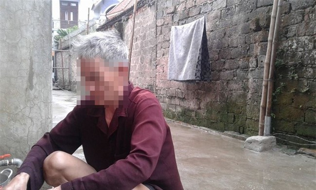 Người mẹ bắt con đứng ngoài trời mưa, rét từng bị bán sang Trung Quốc - Ảnh 1.