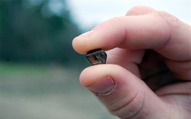 Cau be tim ra vien kim cuong nang 7,44 carat trong 30 phut hinh anh 1