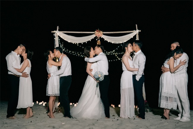 mc-thanh-trung-quy-goi-cau-hon-ban-gai-blogtamsuvn05