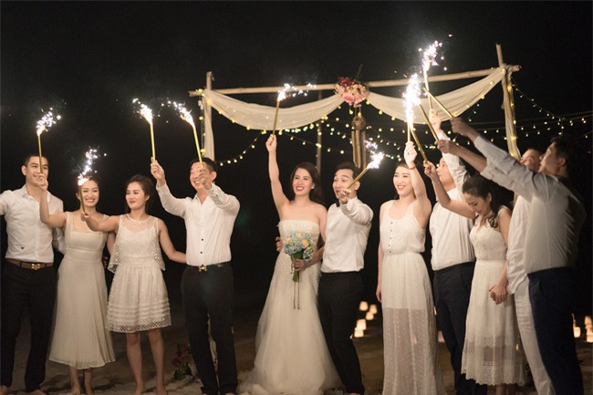 mc-thanh-trung-quy-goi-cau-hon-ban-gai-blogtamsuvn07