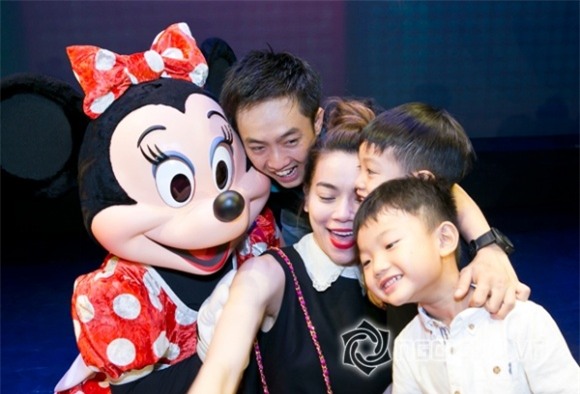 Ca sĩ hồ ngọc hà,cường đô la,hà hồ thân thiết bên cường đô la