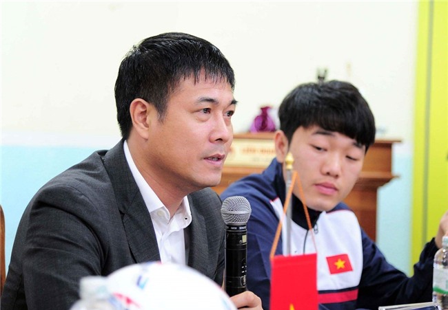 HLV Hữu Thắng mong không cầu thủ nào dính chấn thương ở trận giao hữu.