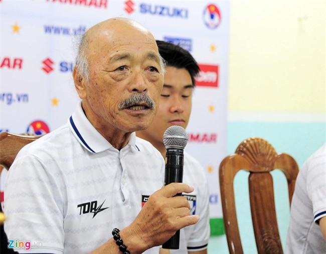 HLV Huu Thang mong cau thu an toan tren 'mat ruong' Hang Day hinh anh 2