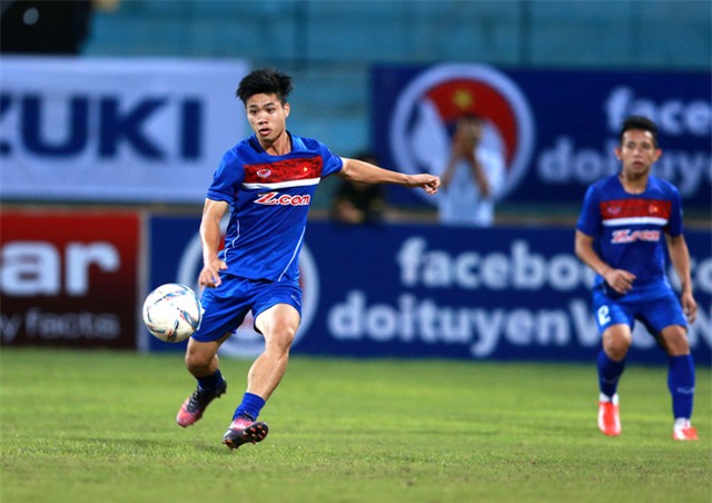 Tình huống luyện dứt điểm của Công Phượng - Ảnh: Gia Hưng