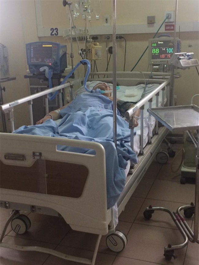 Nỗi đau ám ảnh nữ sinh Hà Nội mất bố vì rượu độc chứa methanol - Ảnh 1.