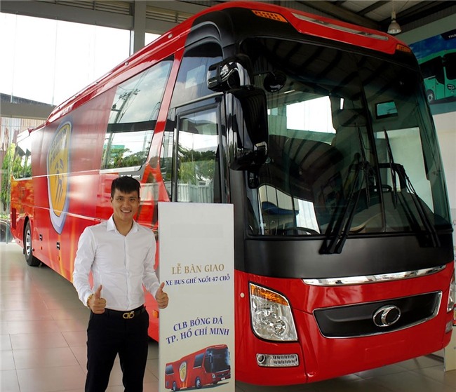 Cong Vinh hao hung nhan xe moi cua CLB TP.HCM hinh anh 1