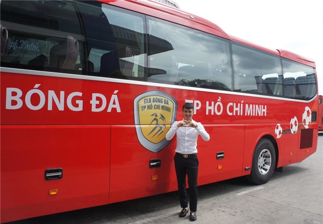 Cong Vinh hao hung nhan xe moi cua CLB TP.HCM hinh anh 2