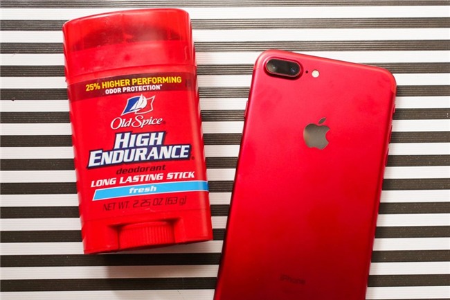 So mau do cua iPhone 7 voi lon Coca, bong Pokemon hinh anh 4