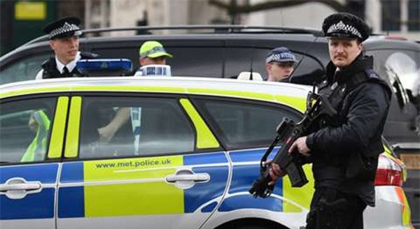khủng bố, Anh, nổ súng bên ngoài tòa Quốc hội Anh