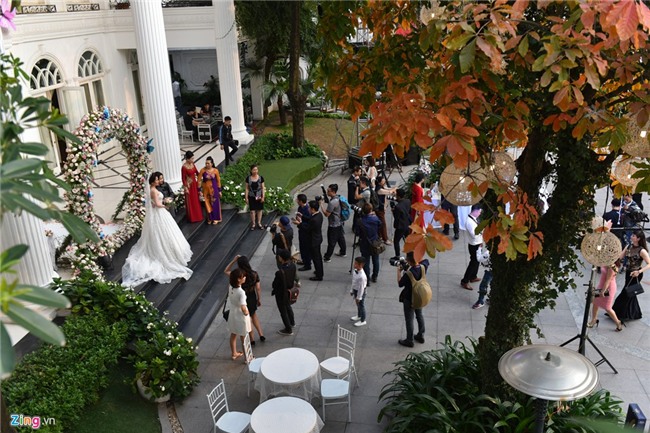 MC Thanh Trung va vo 9X ky hop dong, ke khai tai san o hon le hinh anh 3