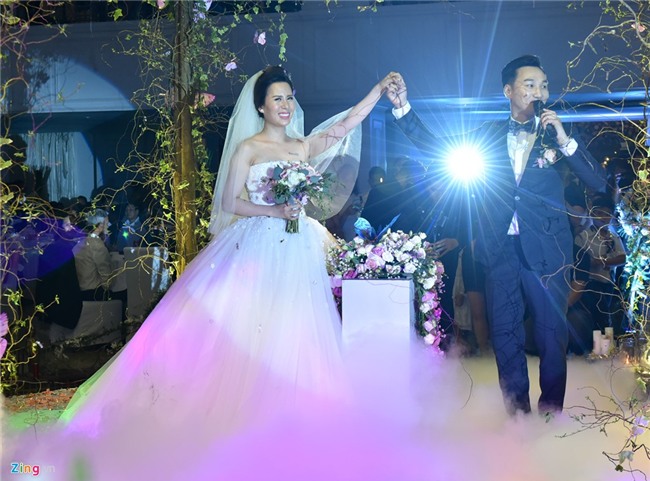 MC Thanh Trung va vo 9X ky hop dong, ke khai tai san o hon le hinh anh 9