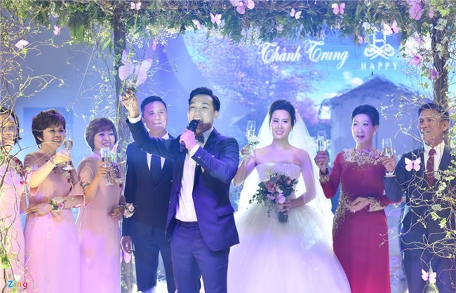 MC Thanh Trung va vo 9X ky hop dong, ke khai tai san o hon le hinh anh 14