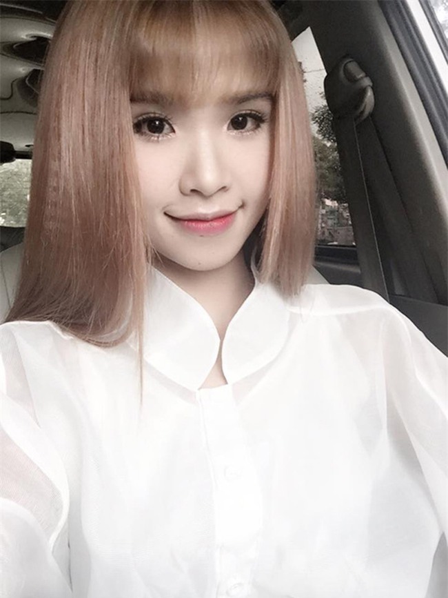 moi lan livestream, my nhan viet lai khien fan khong roi mat hinh anh 17