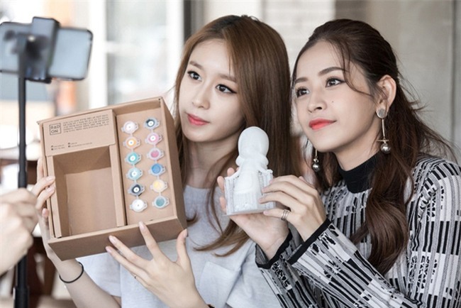 moi lan livestream, my nhan viet lai khien fan khong roi mat hinh anh 22