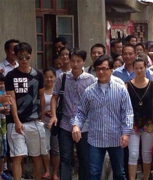 Nhìn cuộc sống giàu sang phú quý của sao Hoa ngữ, ít ai nghĩ người thân của họ lại vất vưởng, khốn khó thế này - Ảnh 13.