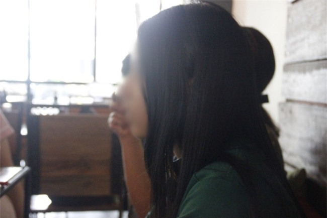 Khởi tố hình sự vụ nữ sinh cấp 2 nghi bị người tình của mẹ xâm hại tình dục suốt 9 tháng - Ảnh 1.