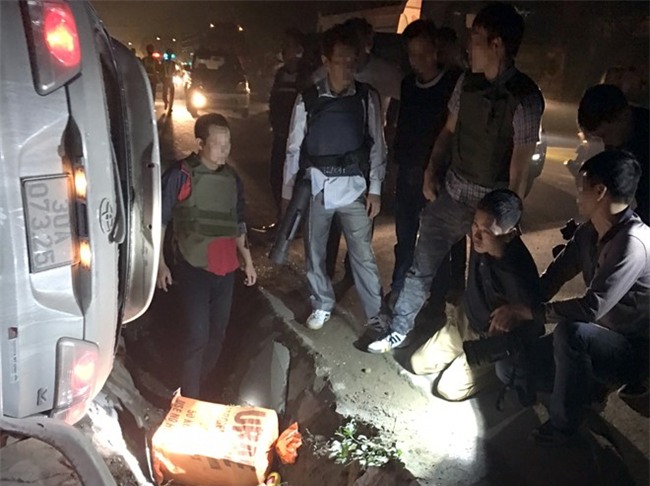 Phut lieu chet cua tai xe Fortuner cho 100 banh heroin hinh anh 2