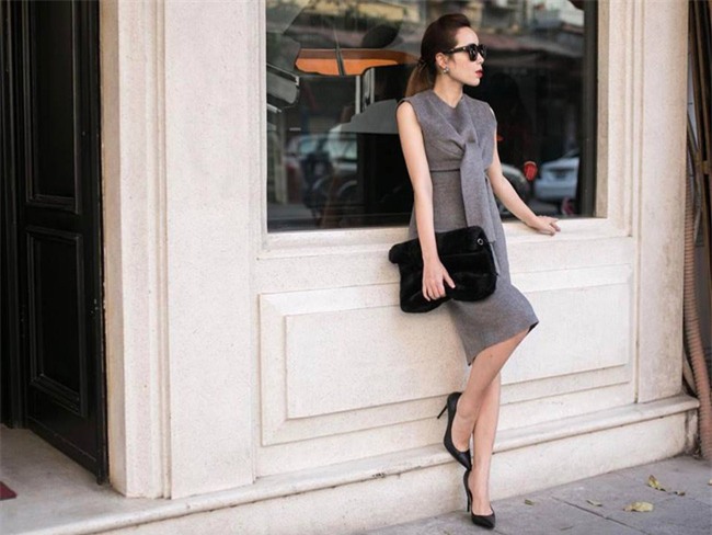 Hơn nhau có 1 tuổi, nhưng Kỳ Duyên chọn cây đen già dặn còn Angela Phương Trinh vẫn nhí nhảnh trong street style tuần qua - Ảnh 12.