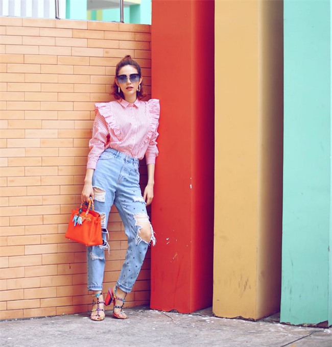 Hơn nhau có 1 tuổi, nhưng Kỳ Duyên chọn cây đen già dặn còn Angela Phương Trinh vẫn nhí nhảnh trong street style tuần qua - Ảnh 15.