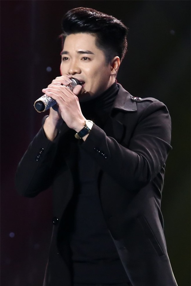 Quang Le choang khi thi sinh hat bolero bang tieng Khmer hinh anh 3