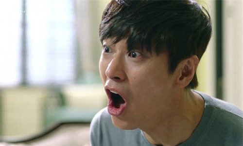 cap ke voi sep vi chong an mac nhu xe om, chi thich di xe ghe, an via he - 1