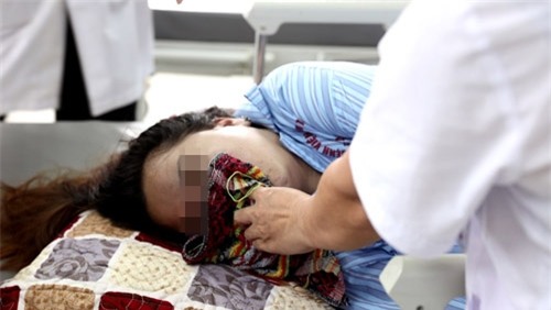 bi xam hai tinh duc, nguoi phu nu sinh con khi dang dieu tri tam than - 1