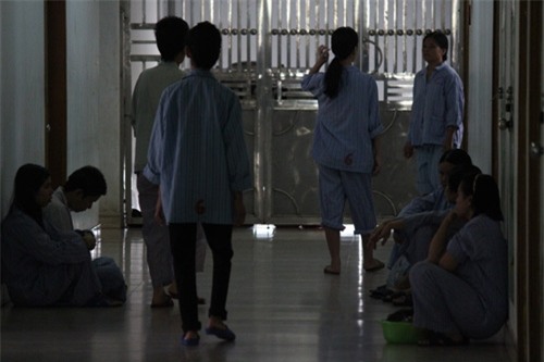 bi xam hai tinh duc, nguoi phu nu sinh con khi dang dieu tri tam than - 3