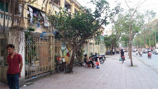 Mẹ bé gái 3 tuổi chảy máu vùng kín sau khi đi học về: Tôi rất hoang mang - Ảnh 3.